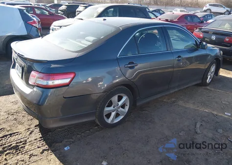 2010 Toyota Camry Se z USA, uszkodzony, nr VIN 4T1BF3EK2AU111061